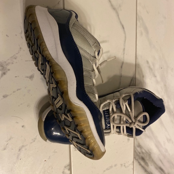 Nike Air Jordan Retro 11 Low Georgetown  Youth 2y - Picture 2 of 12